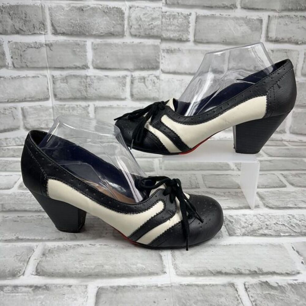 City Classified Olivia Women's Black & White Wingtip Brogues Pumps